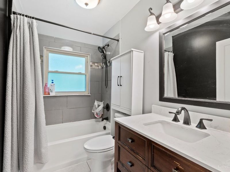 6424 Montgomery Road, Cincinnati, OH 45213 Photo 23