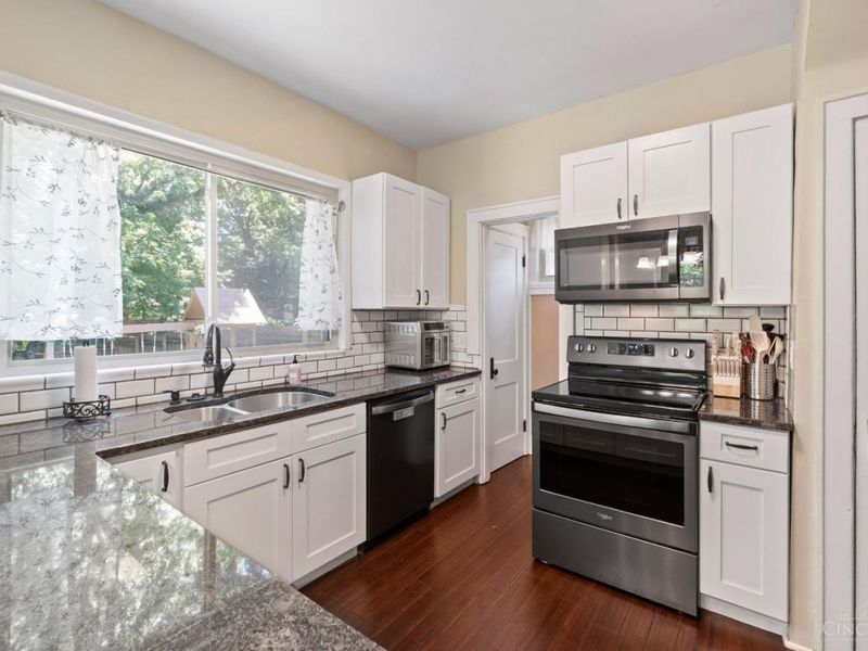 6424 Montgomery Road, Cincinnati, OH 45213 Photo 9