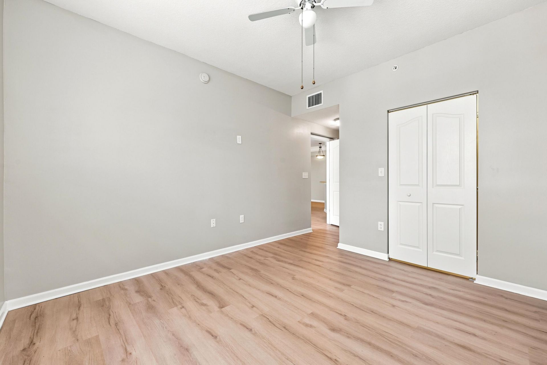 9825 Baywinds Drive, Unit 1302, West Palm Beach, FL 33411 Photo