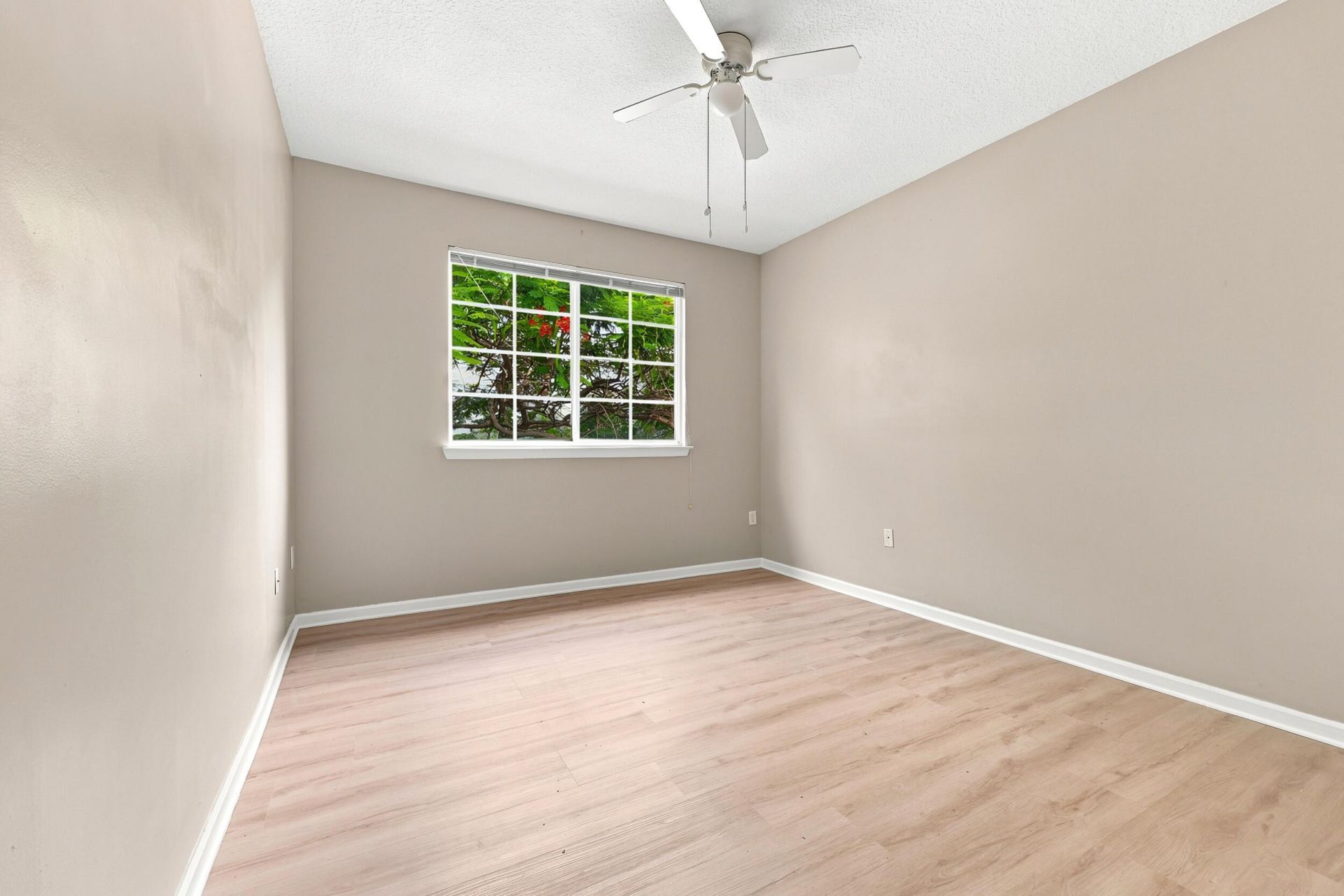 9825 Baywinds Drive, Unit 1302, West Palm Beach, FL 33411 Photo