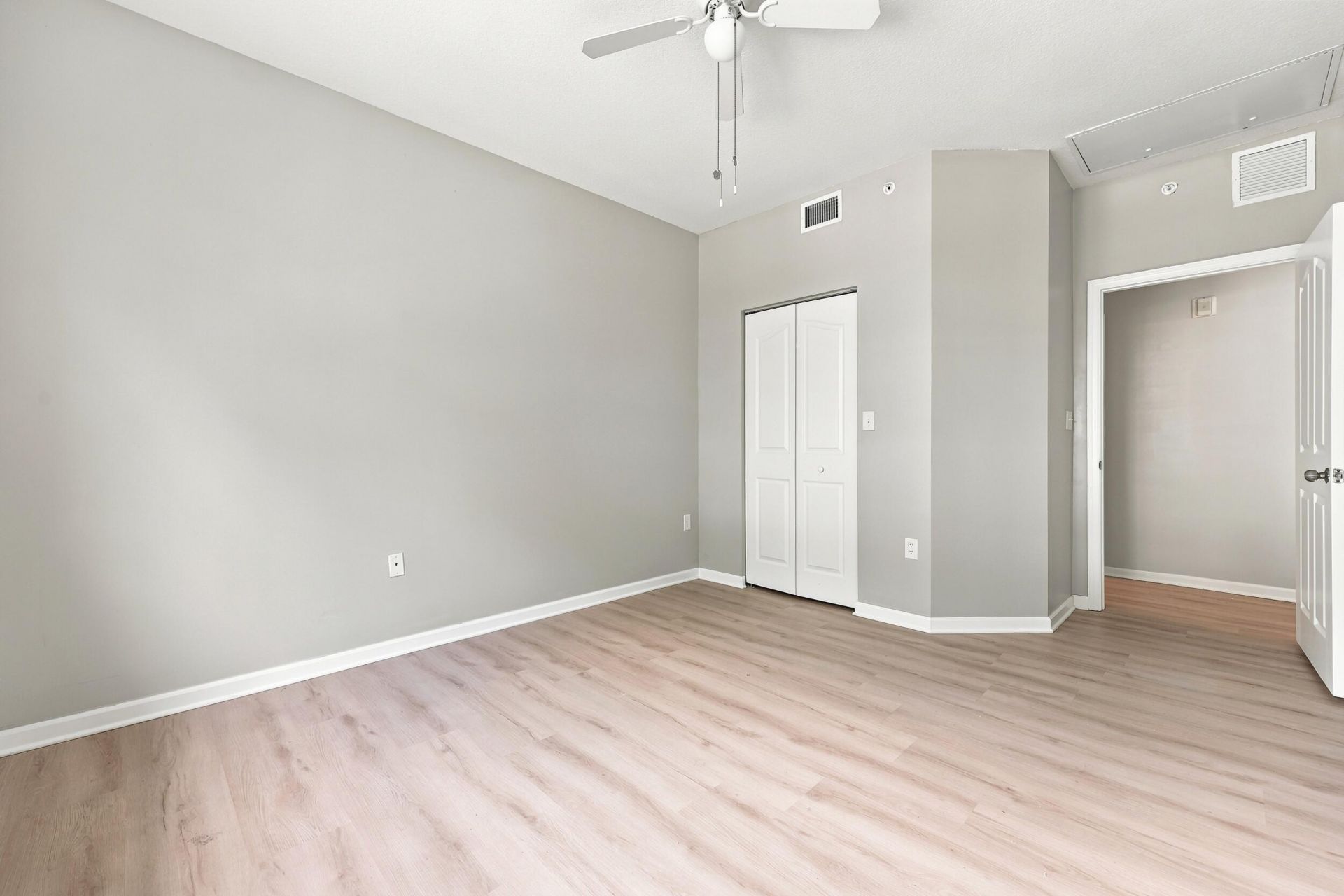 9825 Baywinds Drive, Unit 1302, West Palm Beach, FL 33411 Photo