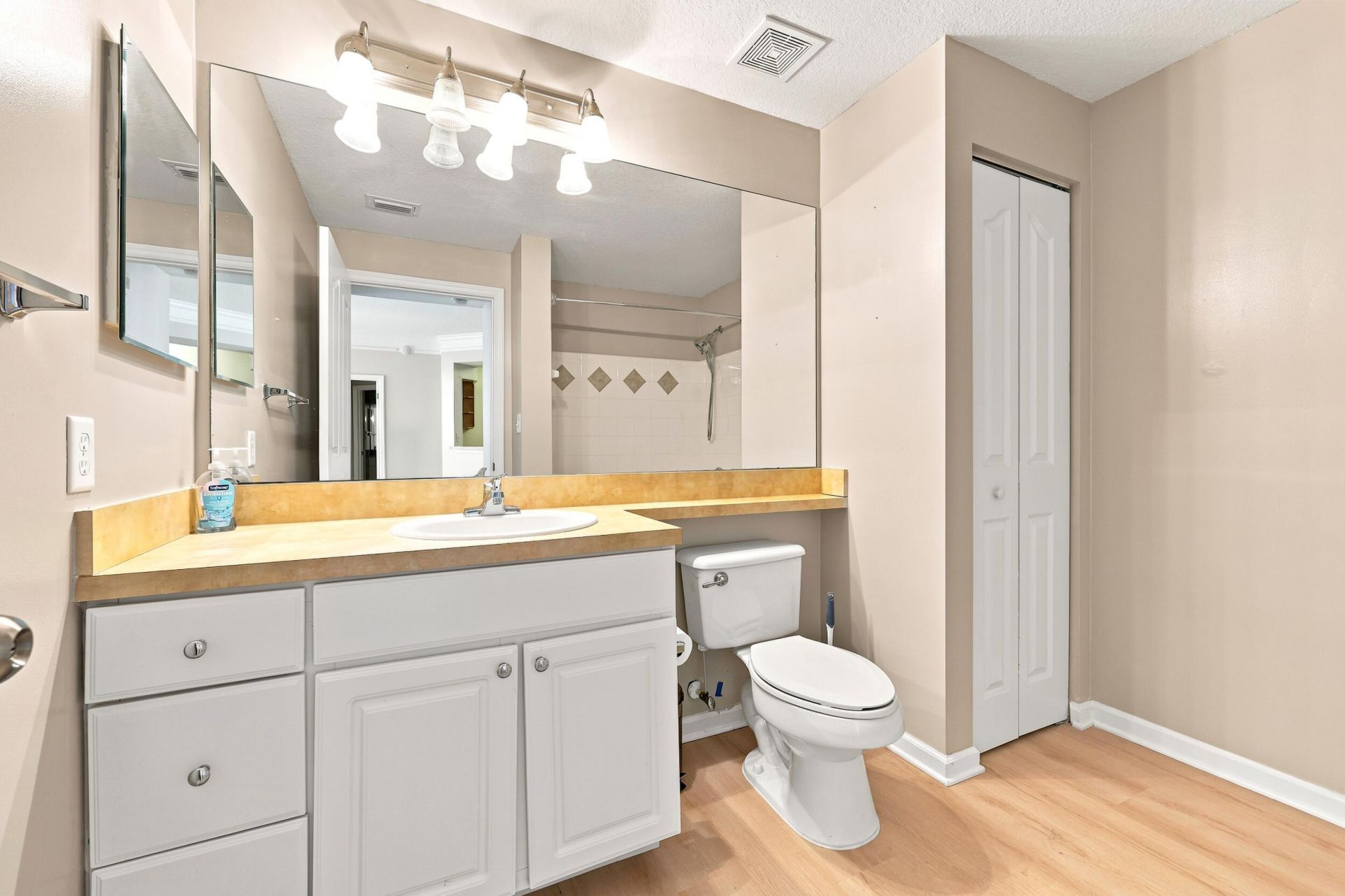 9825 Baywinds Drive, Unit 1302, West Palm Beach, FL 33411 Photo