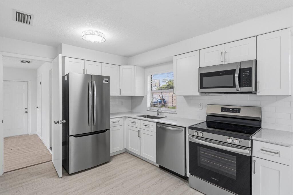 311 Essex Drive, Fort Pierce, FL 34946 Photo