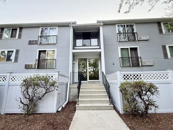 5 Village Rock Ln, Unit 21, Natick, MA 01760