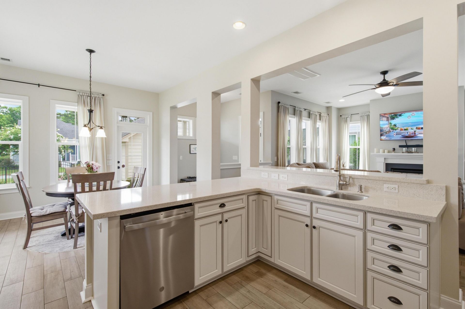 4303 Misty Hollow Lane Photo 27