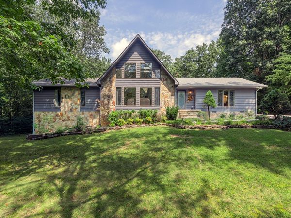 128 W Hills Court , Harriman, TN 37748