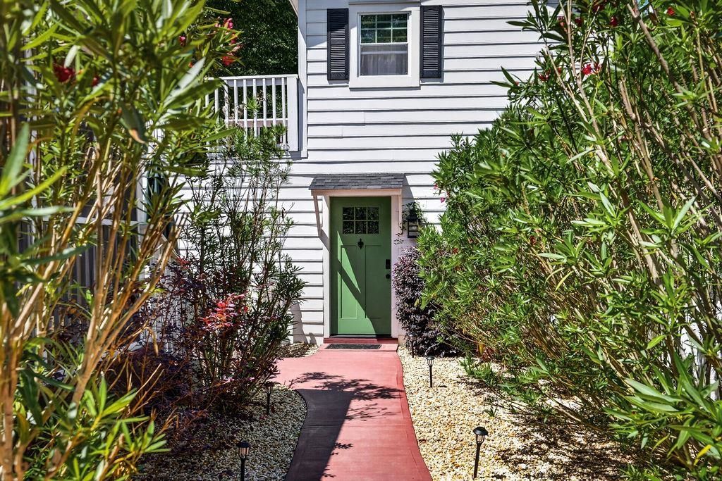 1137 Palmetto St. Photo 6