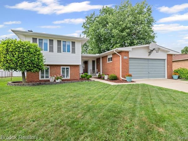 44018 Bannockburn Drive, CANTON, MI 48187