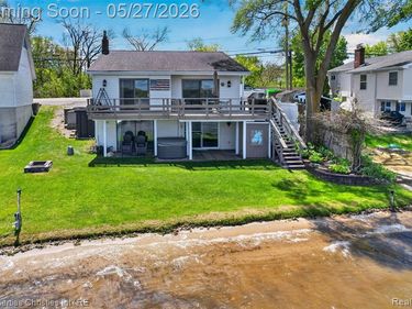 9696 Elizabeth Lake Road, White Lake Twp, MI 48386