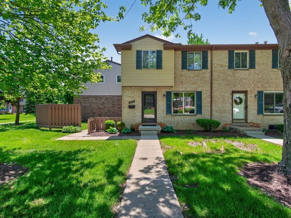 141 Sheffield Drive, Saline, MI 48176