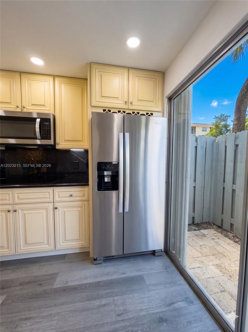13 SW 3rd St , Unit 13, Pompano Beach, FL 33060 Photo