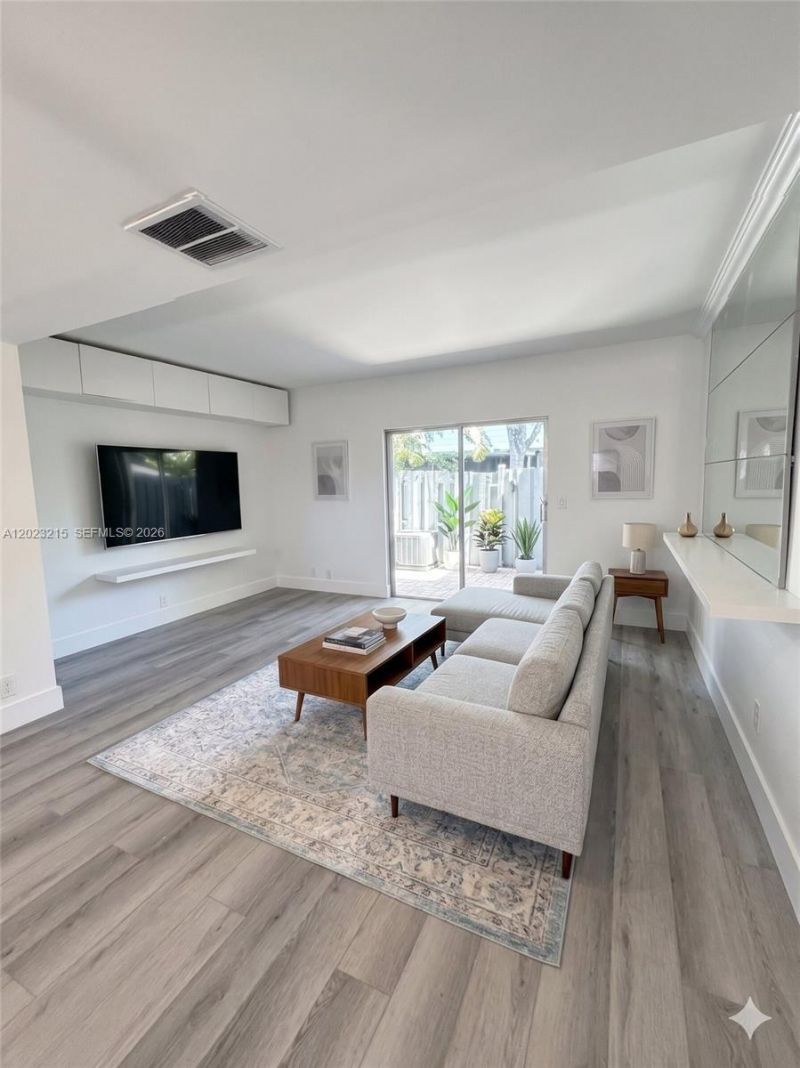 13 SW 3rd St , Unit 13, Pompano Beach, FL 33060 Photo