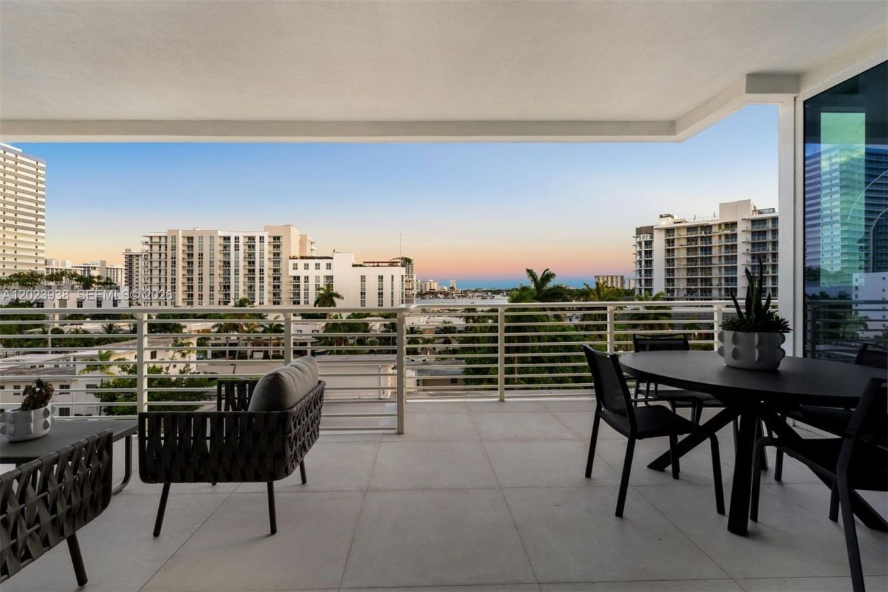 527 Orton Ave , Unit 501, Fort Lauderdale, FL 33304 Photo