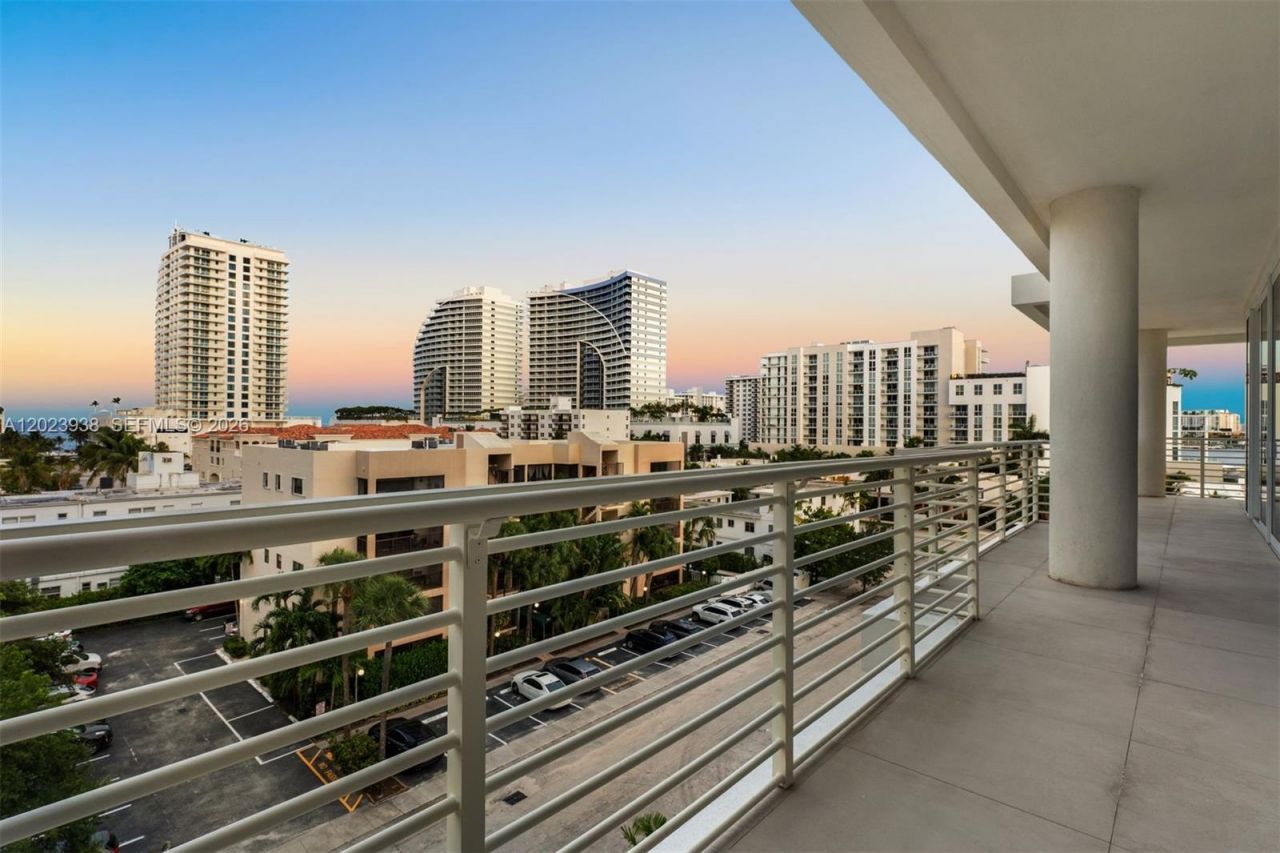 527 Orton Ave , Unit 501, Fort Lauderdale, FL 33304 Photo