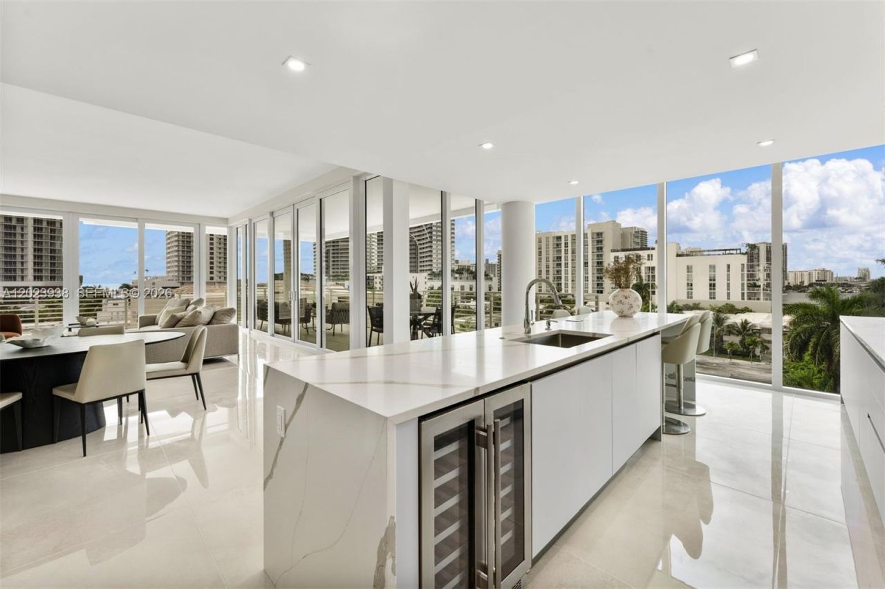 527 Orton Ave , Unit 501, Fort Lauderdale, FL 33304 Photo