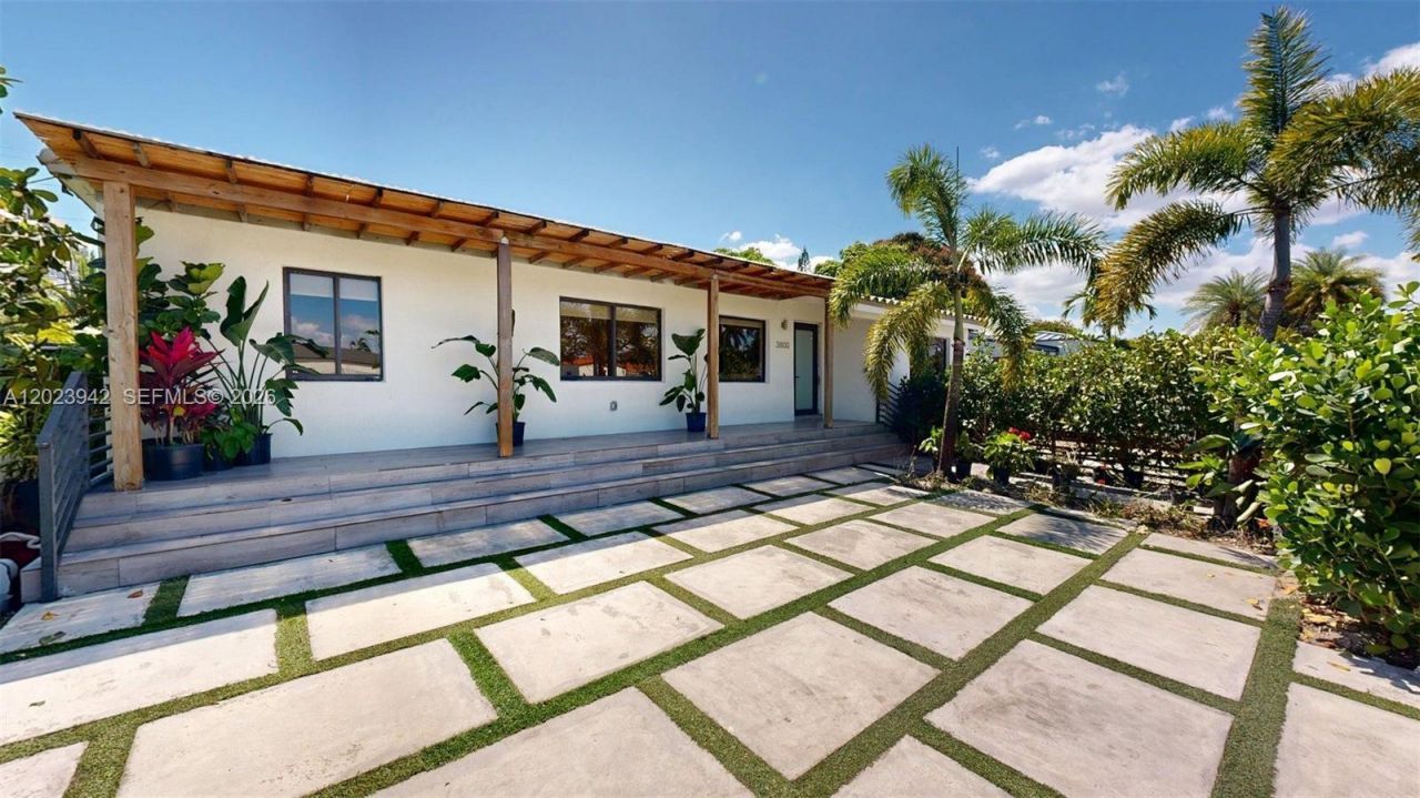 3800 NW 12th St, Miami, FL 33126 Photo