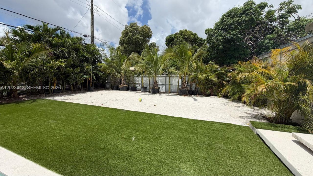 3800 NW 12th St, Miami, FL 33126 Photo