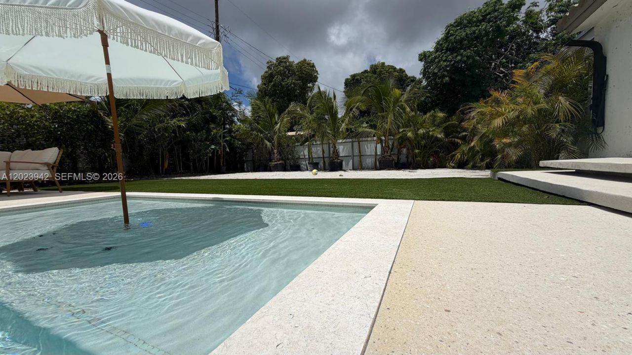 3800 NW 12th St, Miami, FL 33126 Photo
