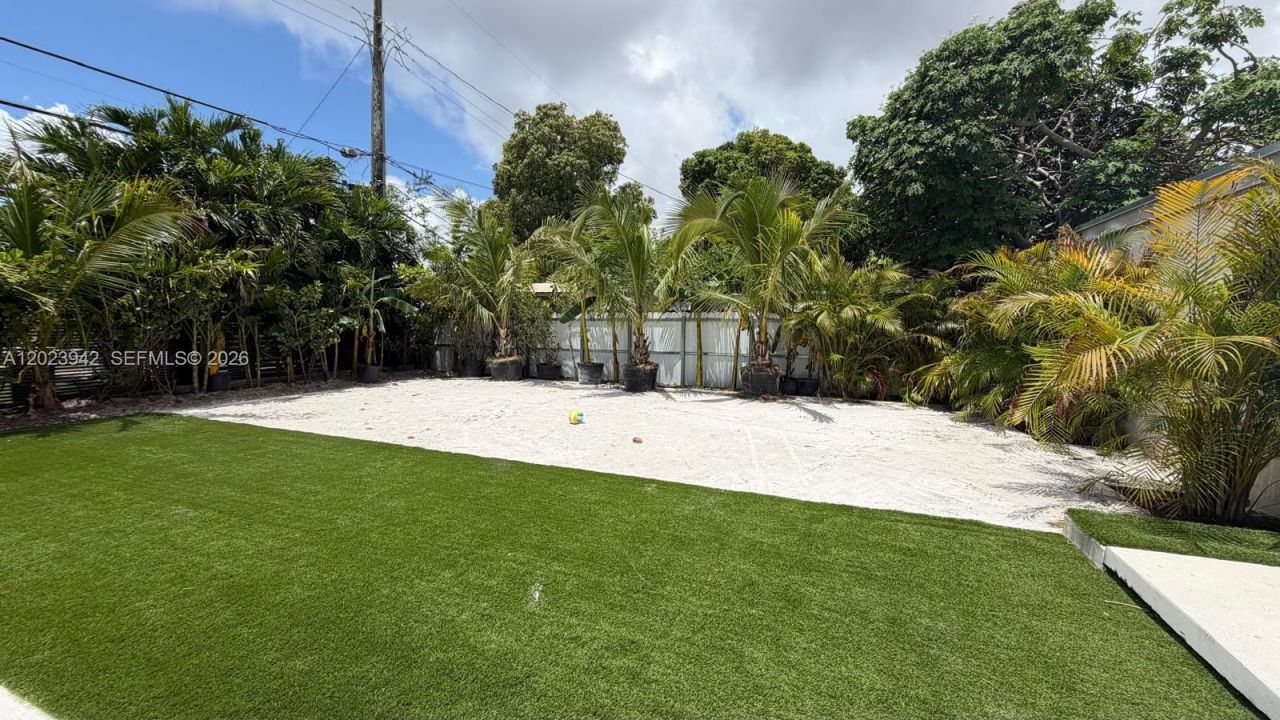 3800 NW 12th St, Miami, FL 33126 Photo