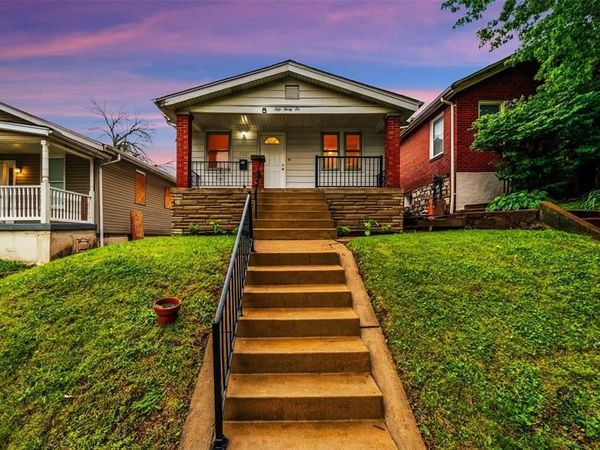 5036 Dewey Avenue, St Louis, MO 63116