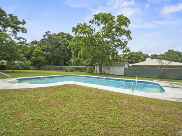 1450 E Burgess Rd, Pensacola, FL 32504