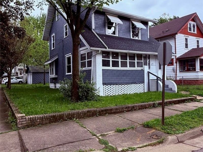 2183 25th Street SW, Akron, OH 44314 Photo 2