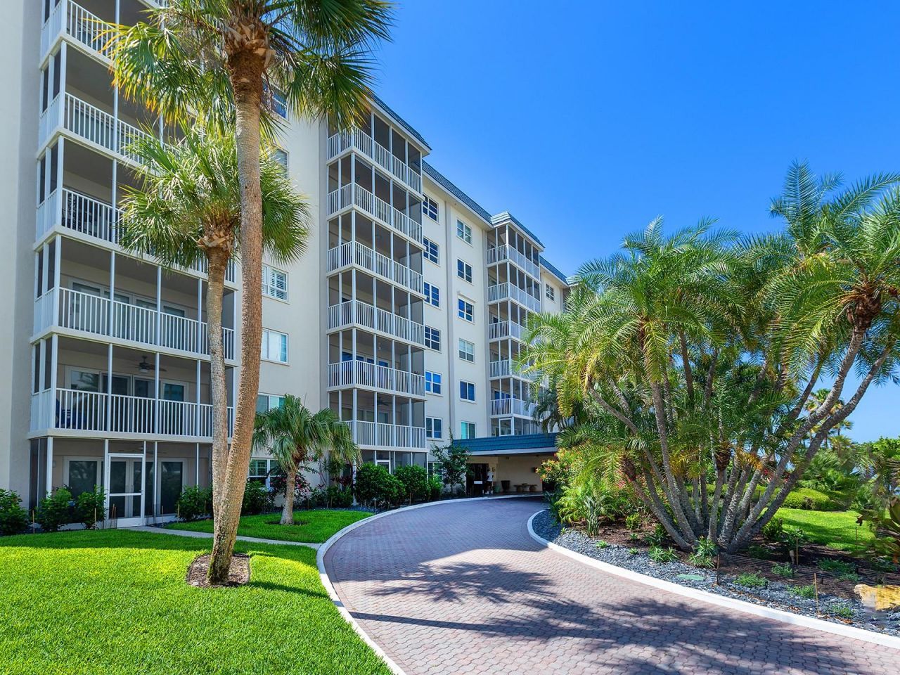 800 Benjamin Franklin Drive, Unit 304, Sarasota, FL 34236 Photo