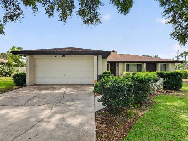 3001 STRATFORD LANE , MOUNT DORA, FL 32757