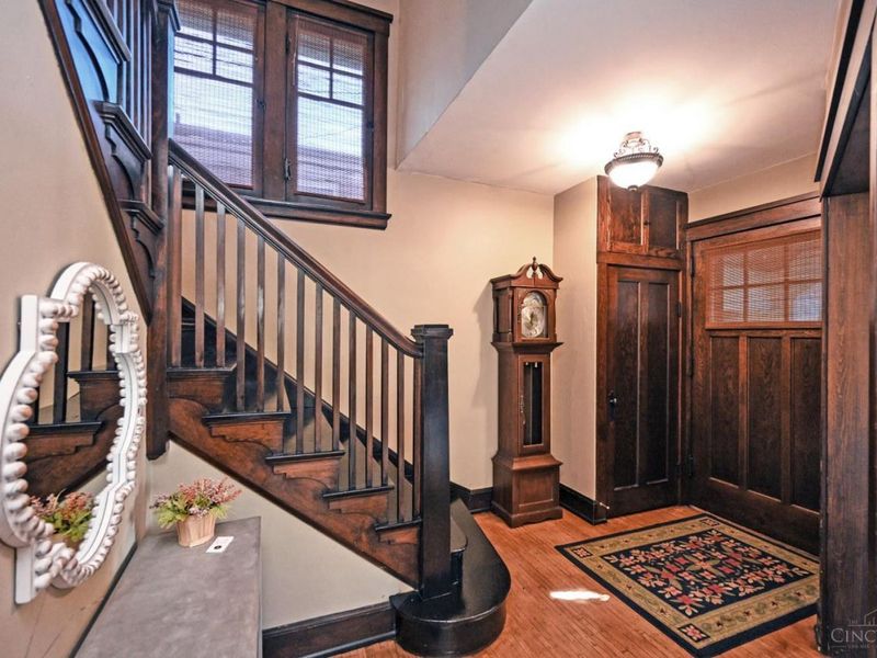 241 Senator Place, Cincinnati, OH 45220 Photo 6