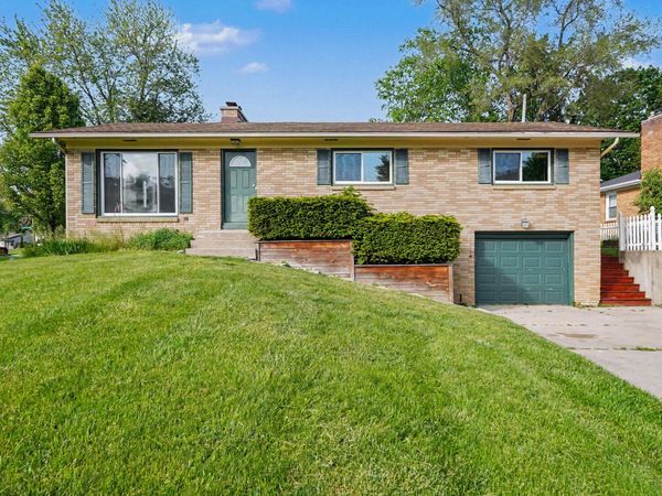 2155 Tremont Boulevard NW, Grand Rapids, MI 49504