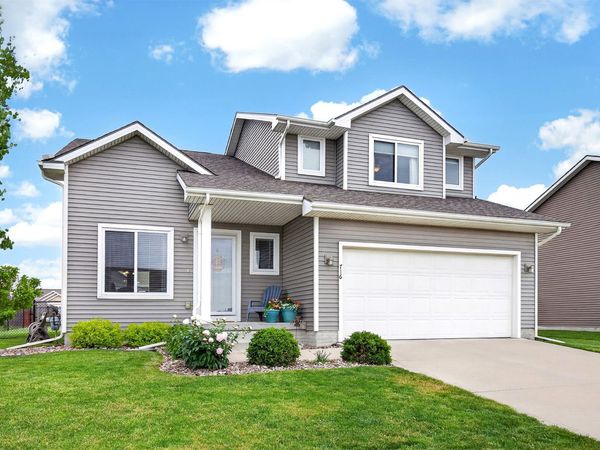 716 37th Street SW, Bondurant, IA 50035