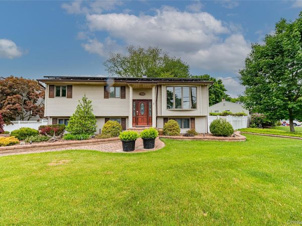 1603 Lad Avenue, Medford, NY 11763