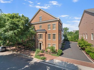 1834 POTOMAC GREENS DRIVE, ALEXANDRIA, VA 22314