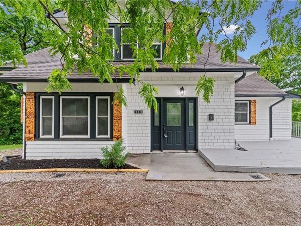 11319 E 10 Street, Independence, MO 64054
