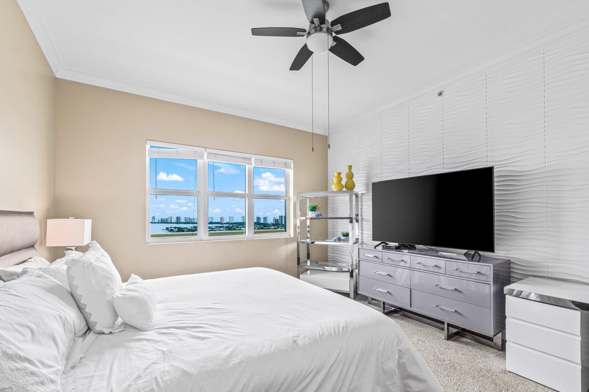 2650 Lake Shore Drive, Unit 2403, West Palm Beach, FL 33404 Photo