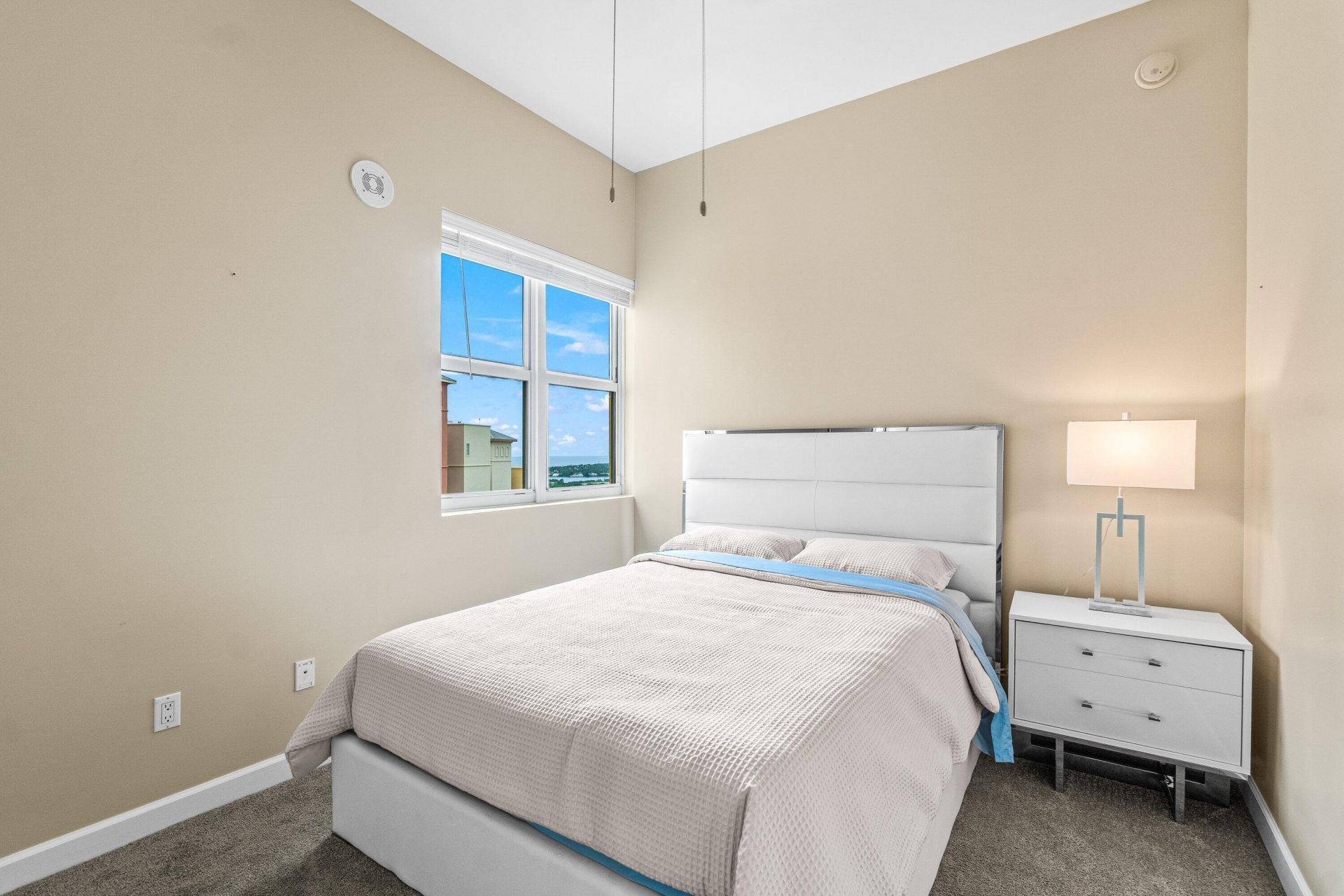 2650 Lake Shore Drive, Unit 2403, West Palm Beach, FL 33404 Photo
