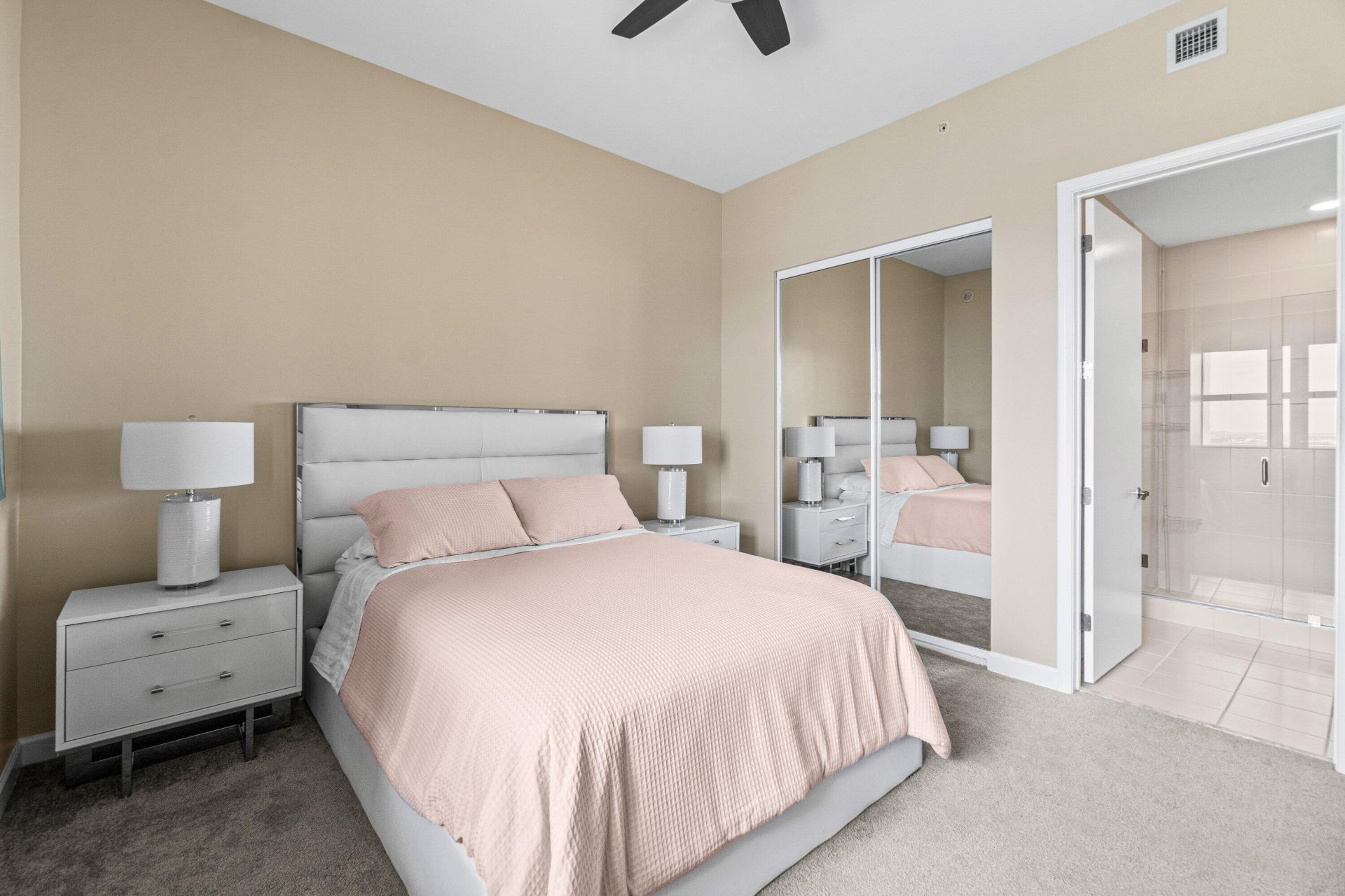 2650 Lake Shore Drive, Unit 2403, West Palm Beach, FL 33404 Photo