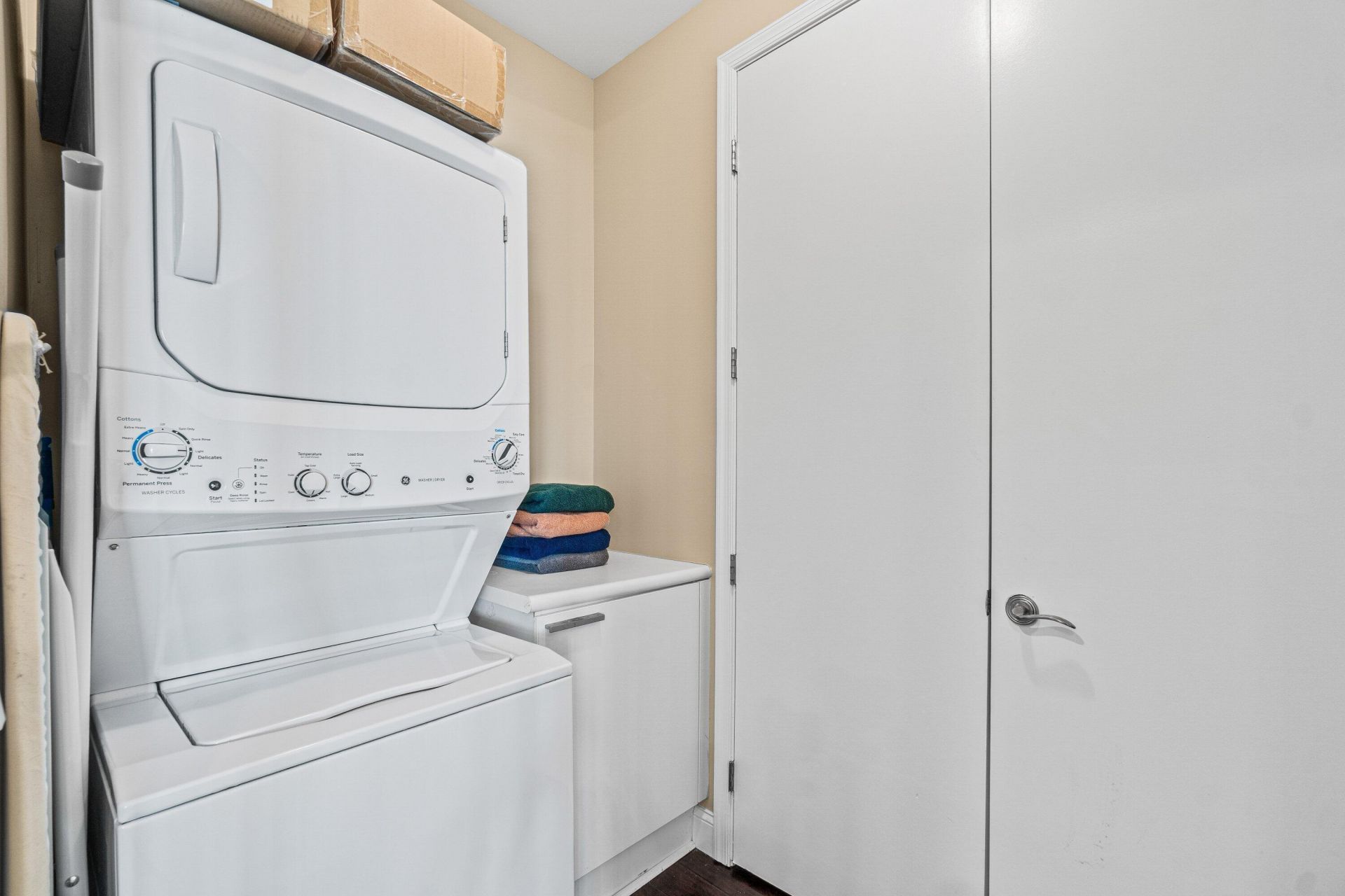 2650 Lake Shore Drive, Unit 2403, West Palm Beach, FL 33404 Photo