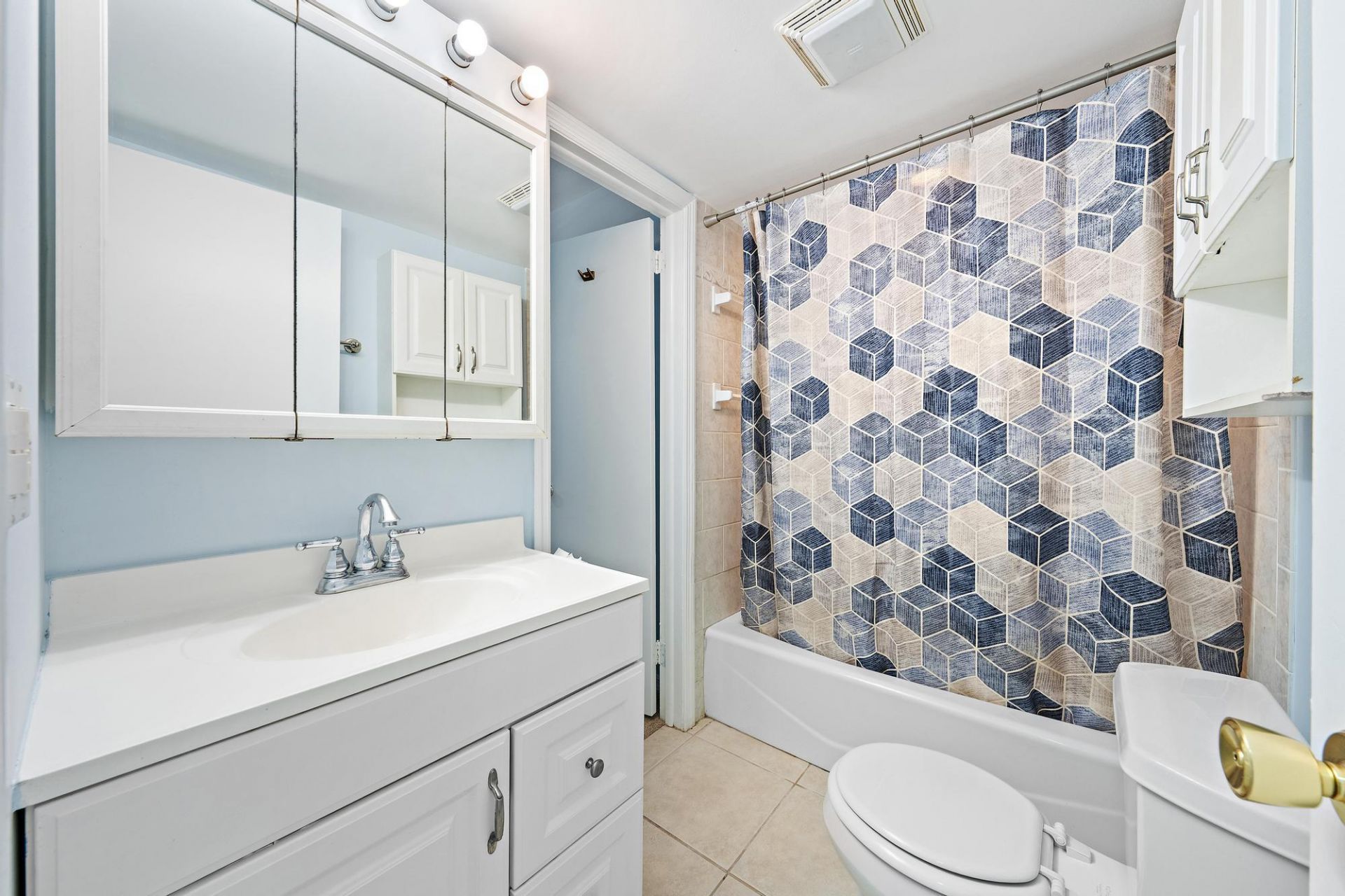400 Wilma Circle, Unit 206, Riviera Beach, FL 33404 Photo