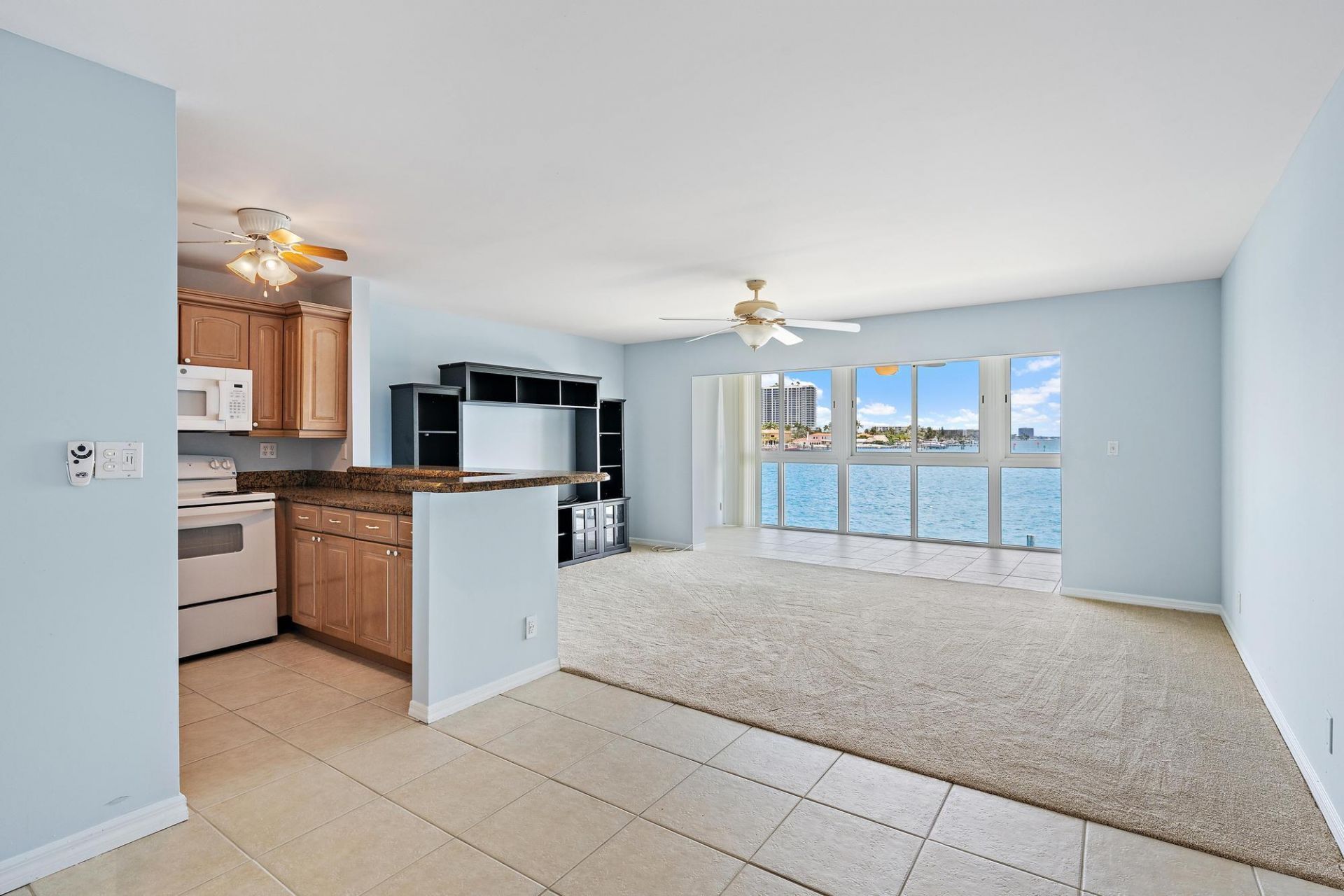 400 Wilma Circle, Unit 206, Riviera Beach, FL 33404 Photo