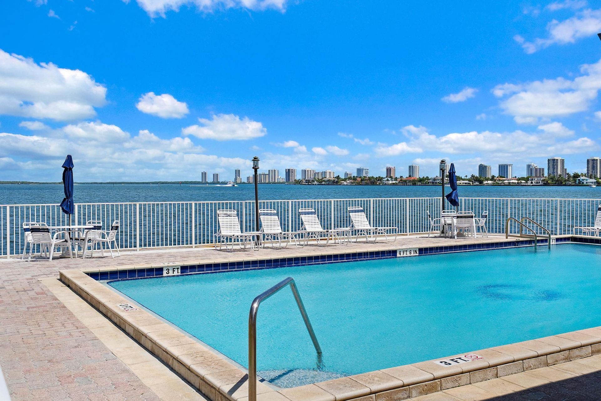 400 Wilma Circle, Unit 206, Riviera Beach, FL 33404 Photo