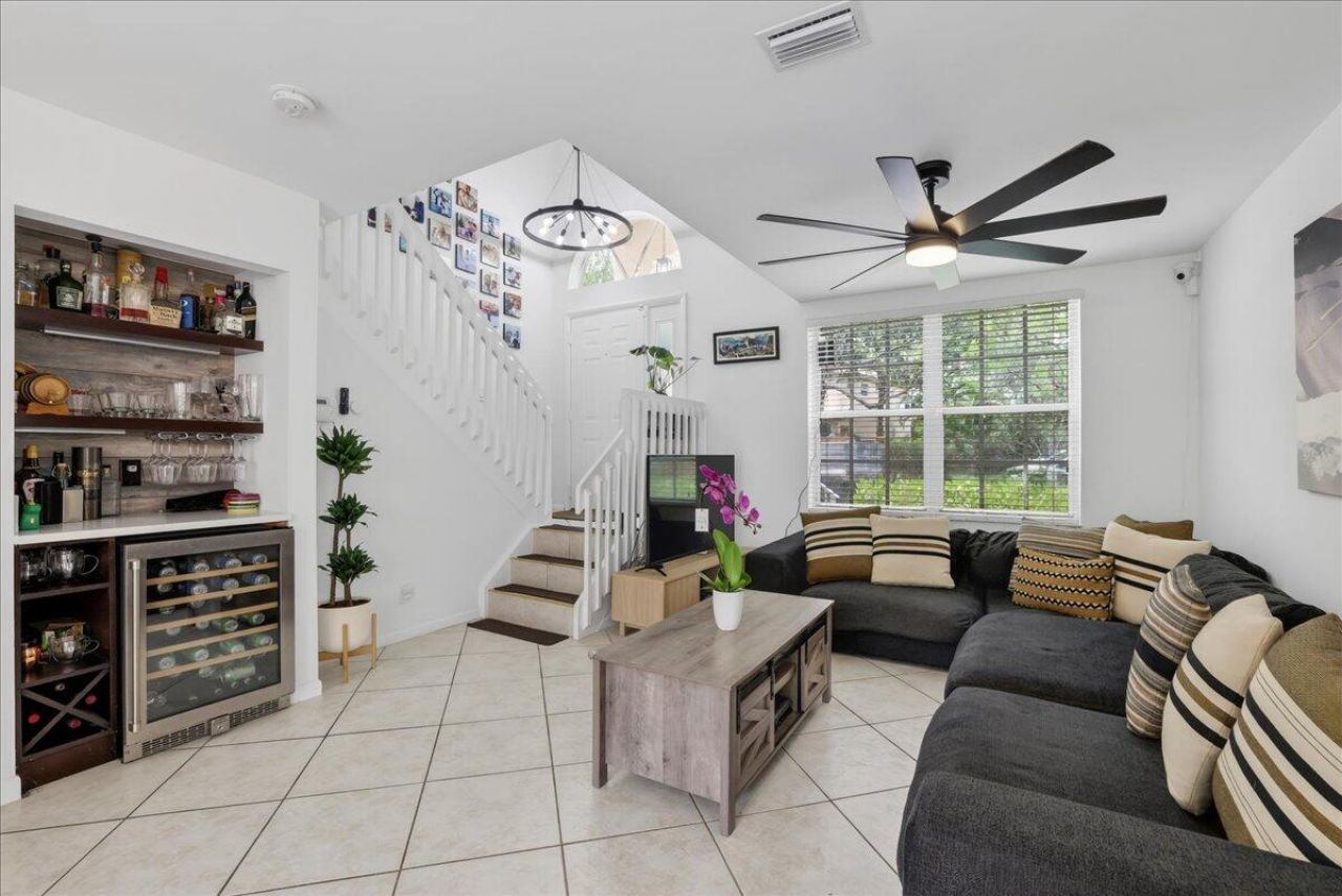 10870 NW 12th Drive, Plantation, FL 33322 Photo