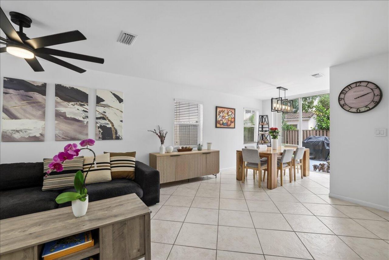10870 NW 12th Drive, Plantation, FL 33322 Photo
