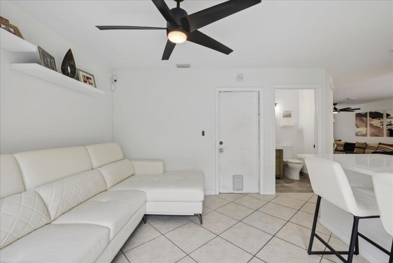 10870 NW 12th Drive, Plantation, FL 33322 Photo