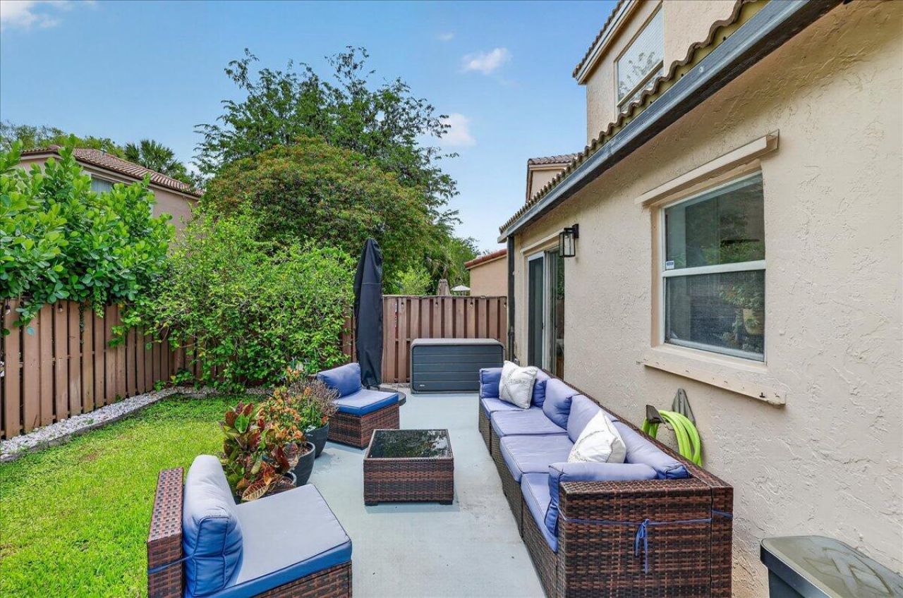10870 NW 12th Drive, Plantation, FL 33322 Photo