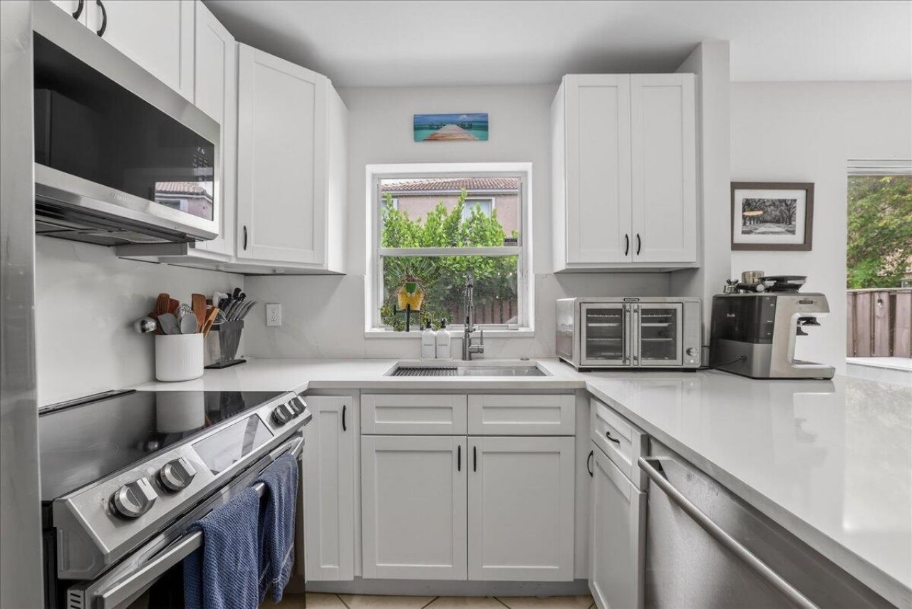 10870 NW 12th Drive, Plantation, FL 33322 Photo