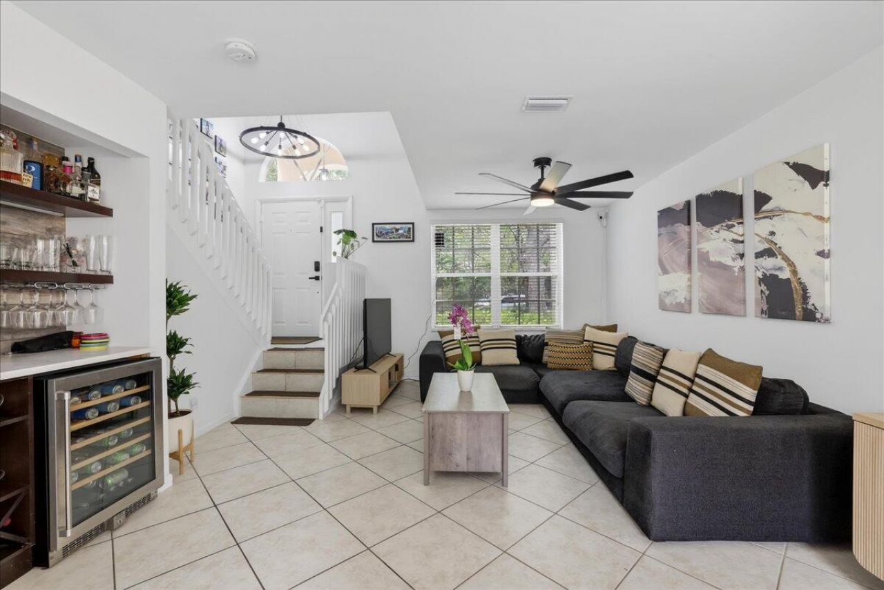 10870 NW 12th Drive, Plantation, FL 33322 Photo