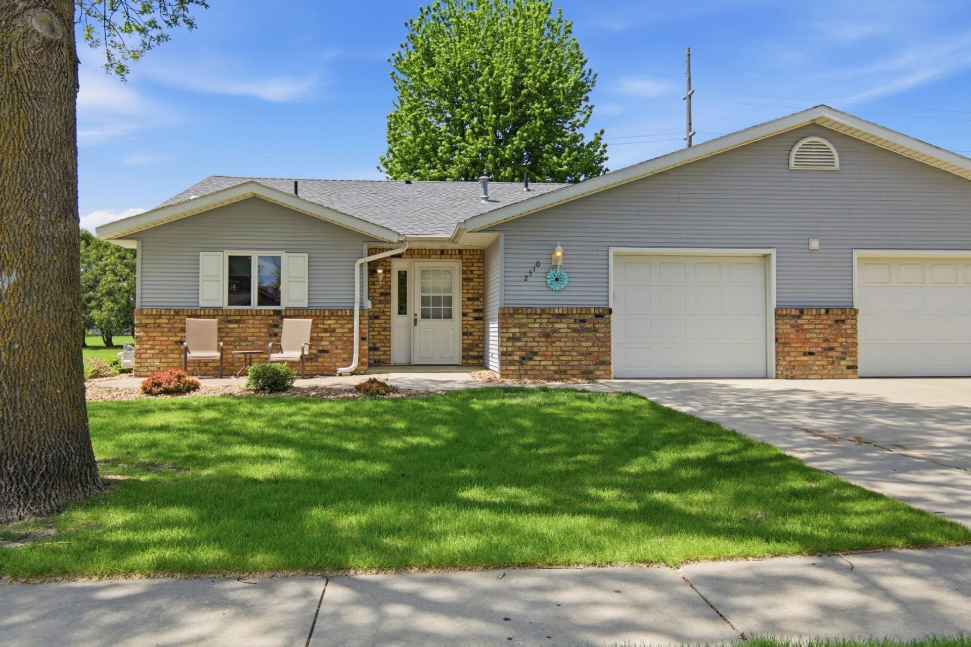 2510 9th Street Sw, Willmar, MN 56201 Main Photo