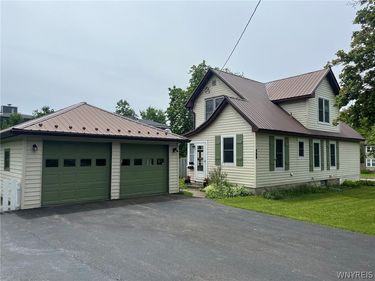 733 Oakwood Avenue, East Aurora, NY 14052
