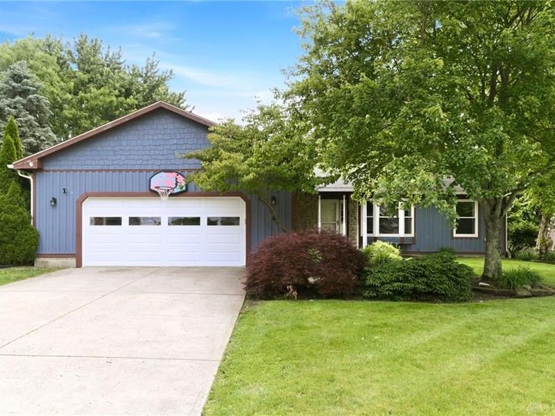 104 W Ellis Drive, Waynesville, OH 45068 Photo 1